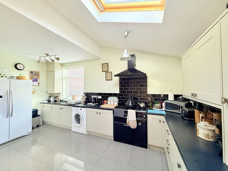 Kitchen- click for photo gallery